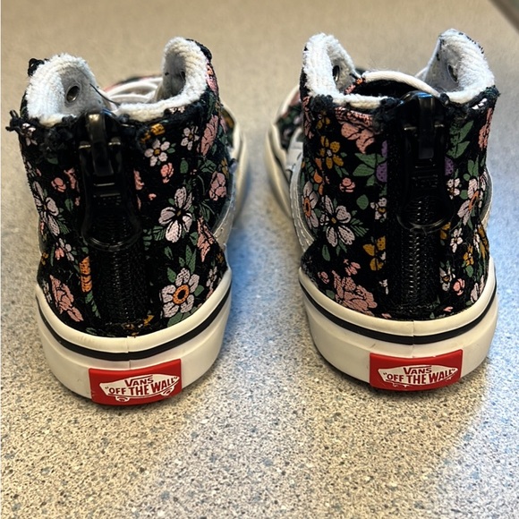 Toddler size 5 vans flower high tops - Picture 2 of 2